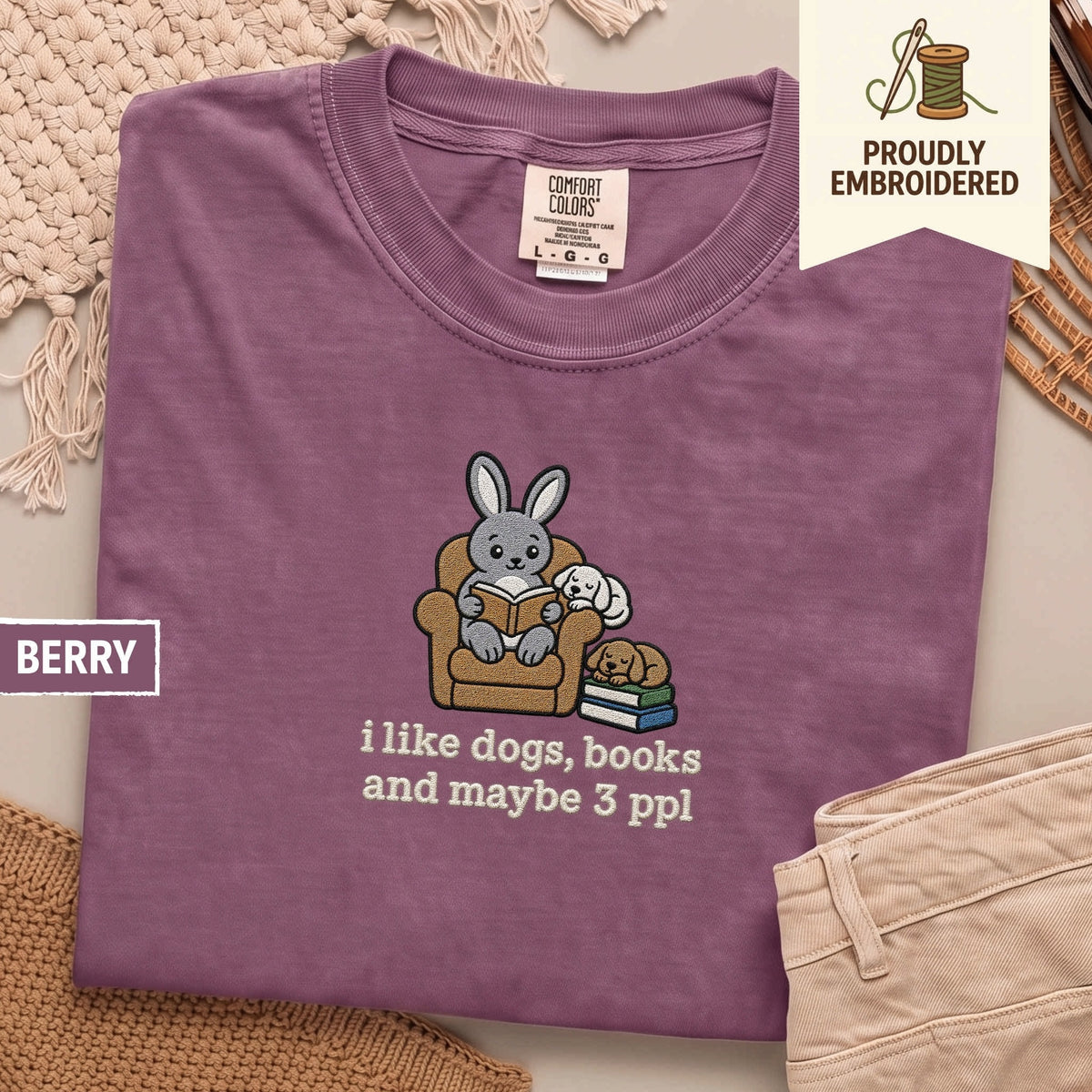 106 - i like dogs, books and maybe 3 ppl t-shirt