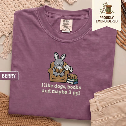 106 - i like dogs, books and maybe 3 ppl t-shirt