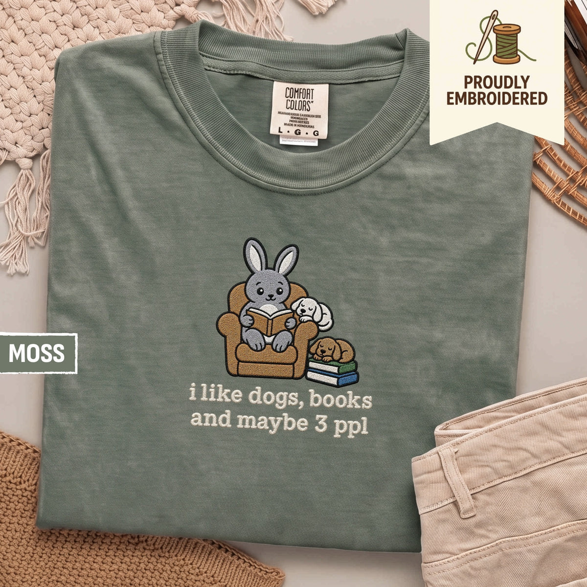 106 - i like dogs, books and maybe 3 ppl t-shirt