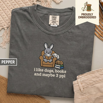 106 - i like dogs, books and maybe 3 ppl t-shirt