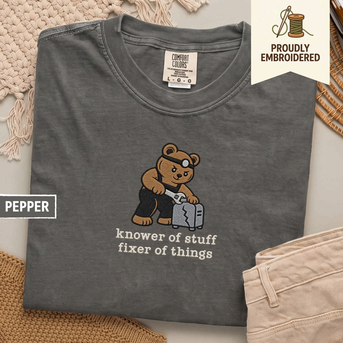 125 - knower of stuff fixer of things t-shirt