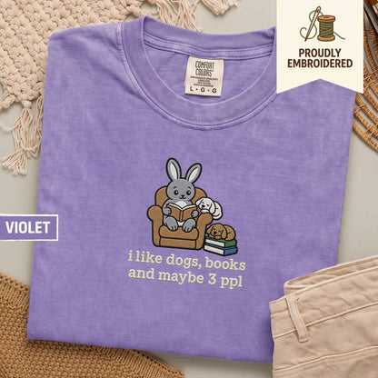 106 - i like dogs, books and maybe 3 ppl t-shirt